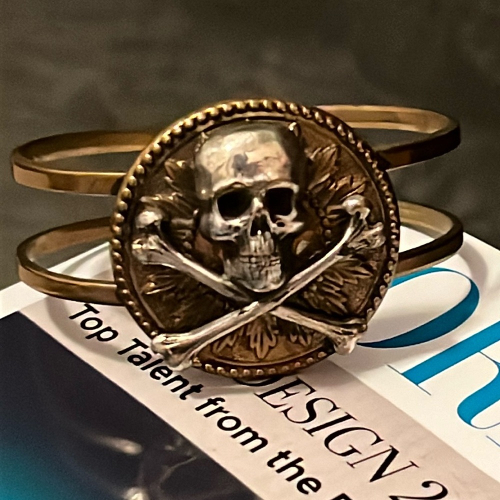 Vintage Skull&Crossbones bracelet